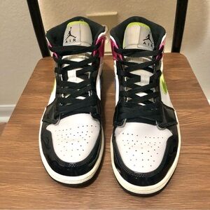Jordan 1 Mid White Black Cyber Pink Size 9.5 Men Shoes CZ9834-100
